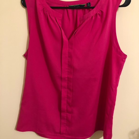 Women’s Sleeveless Blouse - Picture 1 of 6